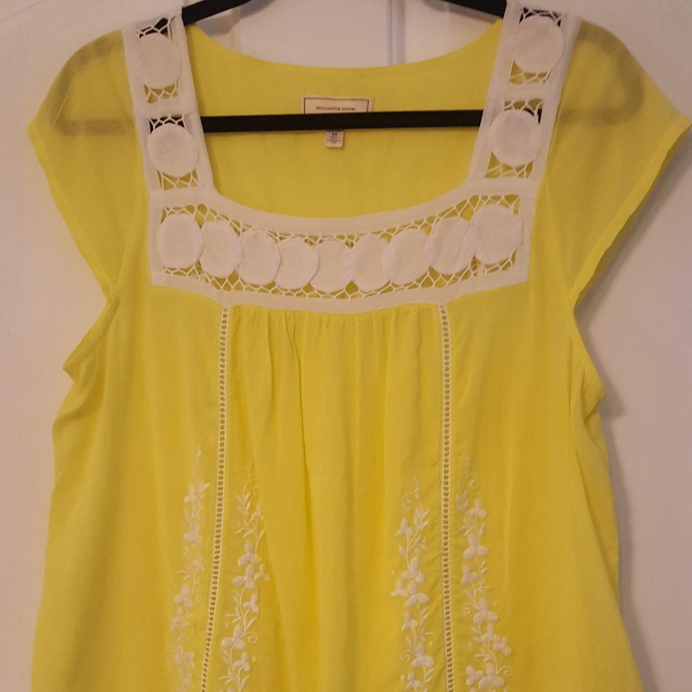 Summer Linen Blouse in Yellow